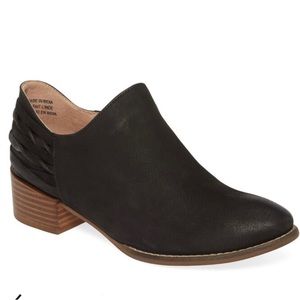 Seychelles Amused black leather bootie 7.5 NWT